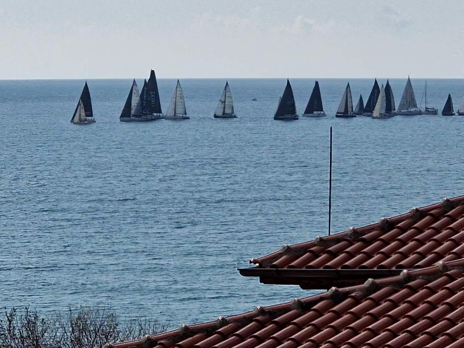 Larenta Sveti Vlas, Ulitsa Cherno More 12 Esterno foto